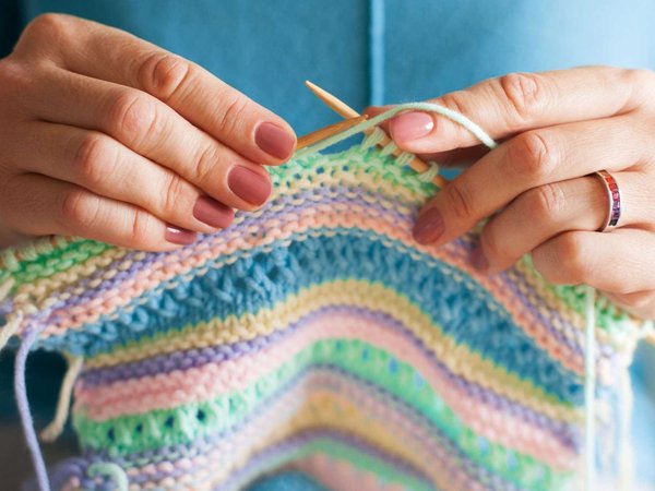 5 Best Reasons to Knit a Scarf