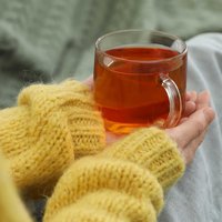 crocheted quick, warm mitten. made with 2 strands of yarn in the moss stitch.