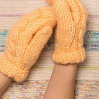 Fast, easy slippers to make for gifts. If you can make the single crochet and treble crochet stitches, you can make these slippers!