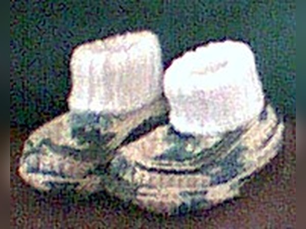 Crocheted Baby Slippers Pattern