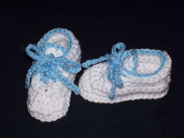 Crocheted Baby Sneaker Booties