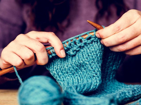 Learn How to Knit with Easy Beginner Instructions