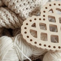 a crocheted mop cloth to use on your wet jet floor mop