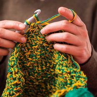 The options for learning to knit, and which suits which kind of learner.